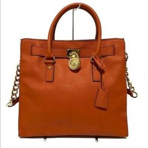 Like new Michael Kors tote bag gold hardware